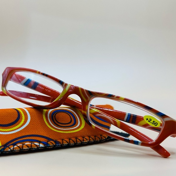 BRAND NEW GEOMETRIC NARROW READERS. ORANGE DESIGN WITH MATCHING CASE - Picture 2 of 8